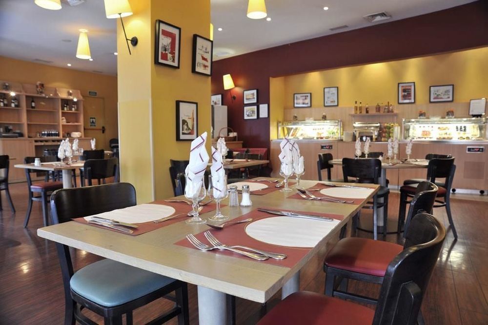 Travelodge Madrid Alcalá de Henares Restaurang bild