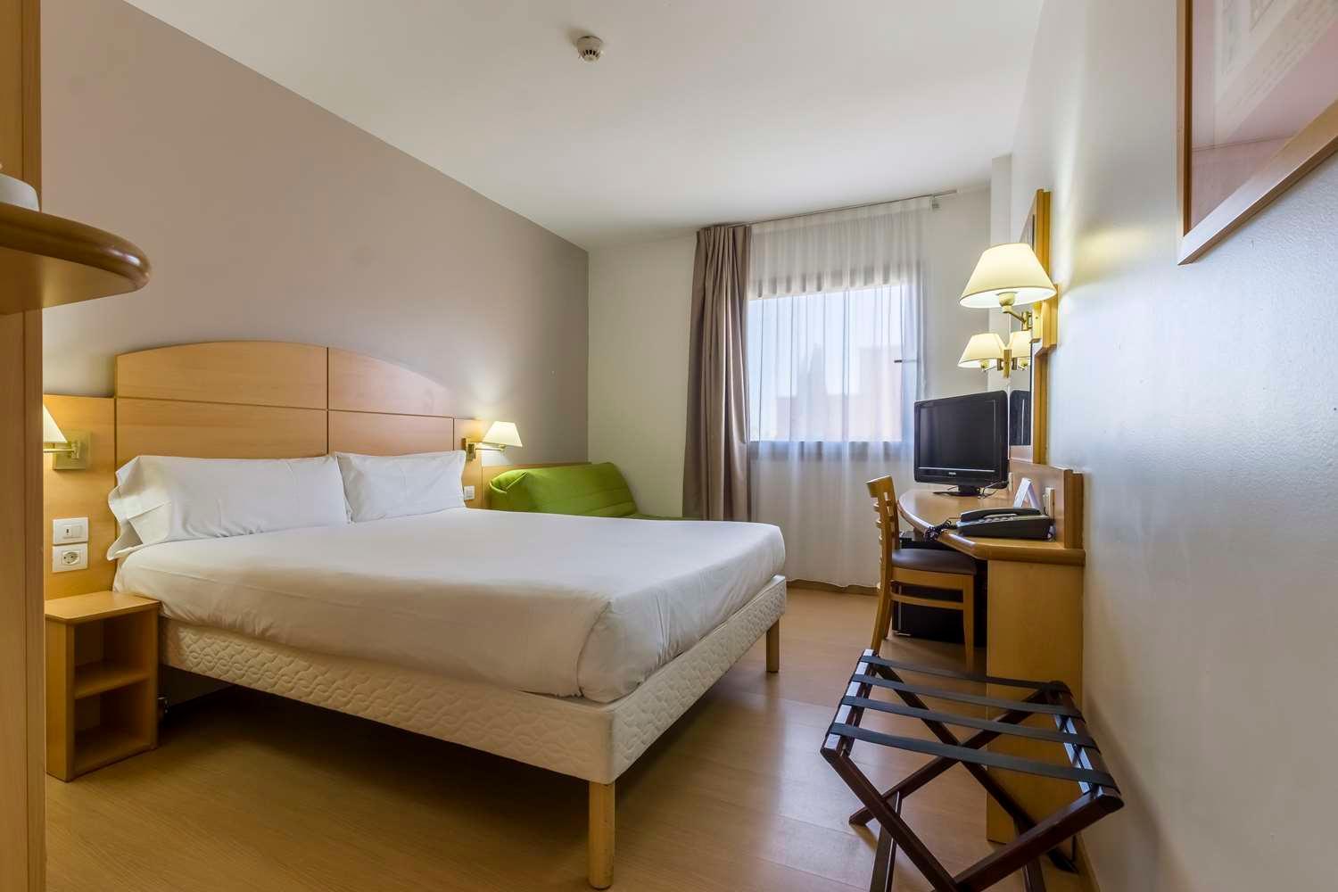 Travelodge Madrid Alcalá de Henares Exteriör bild