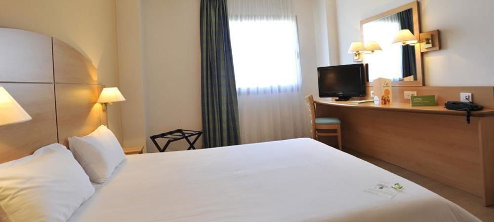 Travelodge Madrid Alcalá de Henares Exteriör bild